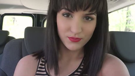 Raven haired hottie Bella Beretta pleasesy dude with solid fellatio in the bus