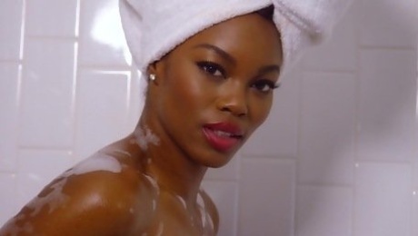 Gorgeous ebony superb nude solo posing scenes