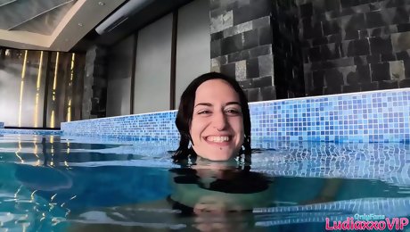 Teasing this cute girl In Public Pool and inviting me to fuck her In her Hotel Room!