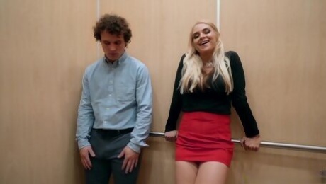 Sarah Vandella seduces big-dicked guy in an elevator