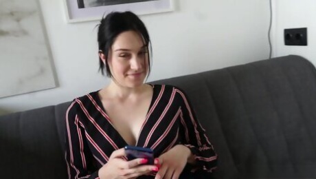 Blowjobs session ends with a nice ejaculation