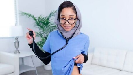 Video  A sexy Muslim hottie Alicia Reign looks good in the missionary pose