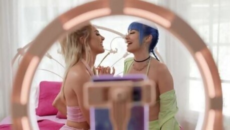 Video  Jewelz Blu and Kenzie Anne are enjoying lesbian oral sex